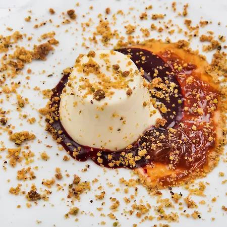 Athina Luxury Fira (Santorini)