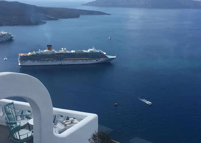 Athina Luxury Fira (Santorini)