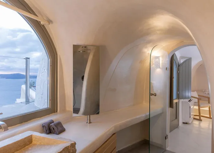 Athina Luxury 4* Fira (Santorini)