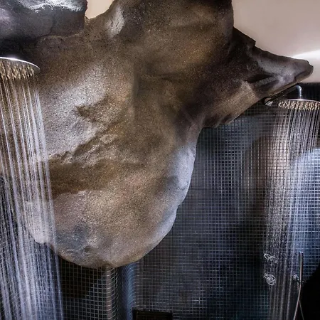 מלון Athina Luxury