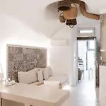 Athina Luxury 4*