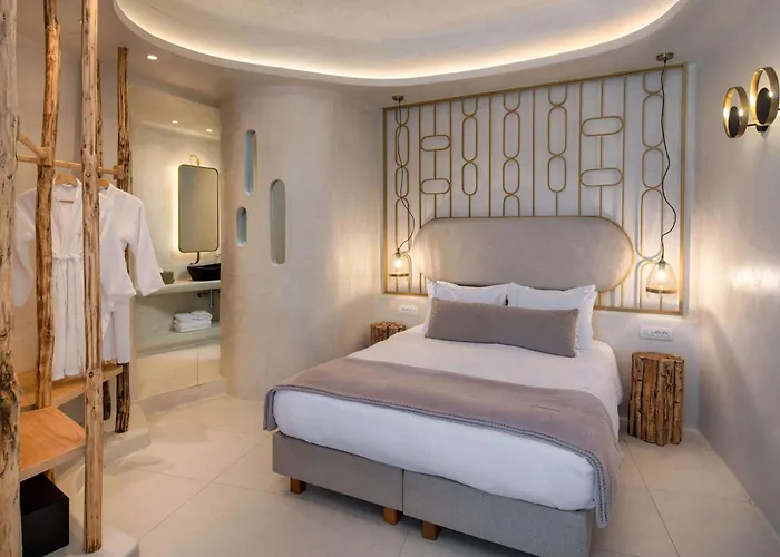 Athina Luxury Fira (Santorini)