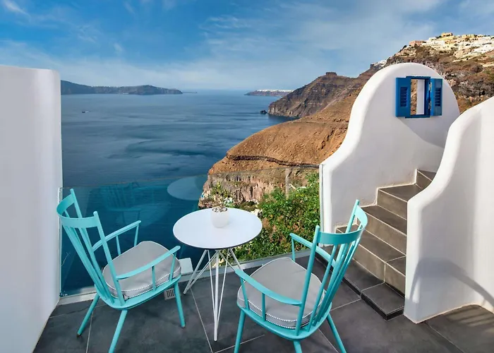 Athina Luxury Hotel 4*