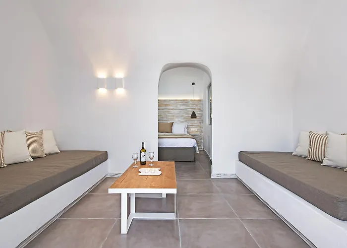 Athina Luxury Hotel 4*