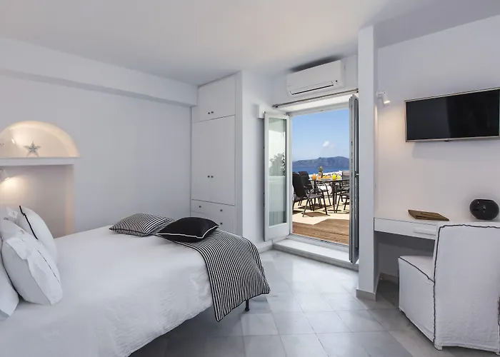 Athina Luxury Fira (Santorini)