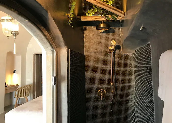 Athina Luxury Hotel 4*