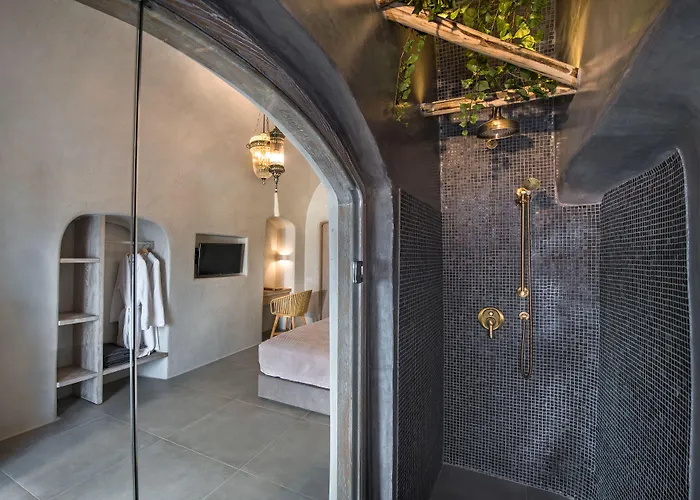 Athina Luxury Hotel