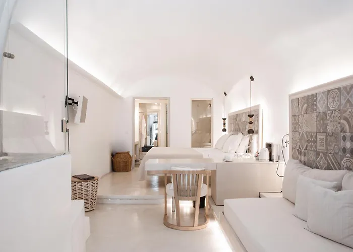 Athina Luxury Fira (Santorini)