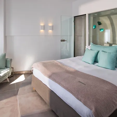 Athina Luxury Hotel 4*