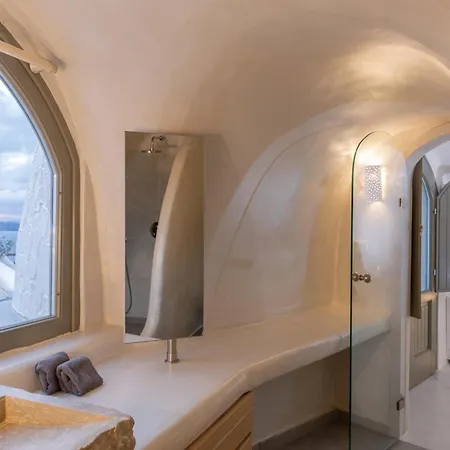 Athina Luxury 4* Fira (Santorini)