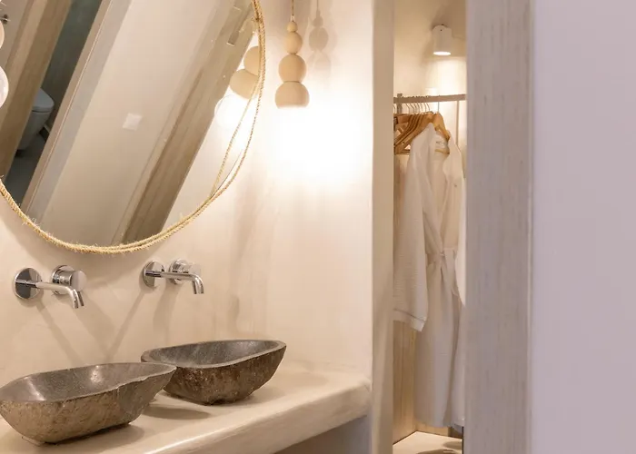 Athina Luxury Fira (Santorini)