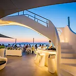 Athina Luxury 4*