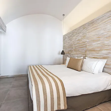 Athina Luxury 4*